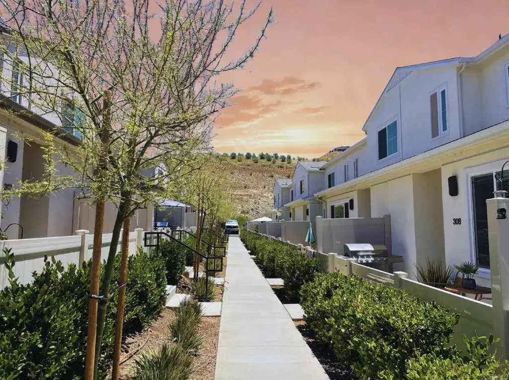 308 Seedling Way, Fallbrook, CA 92028 - #1