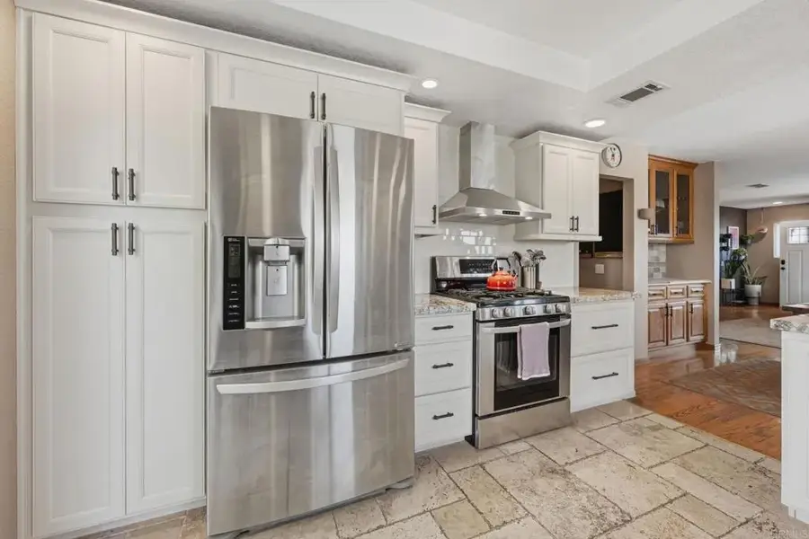 320 Apollo Drive, Vista, CA 92084 - #2