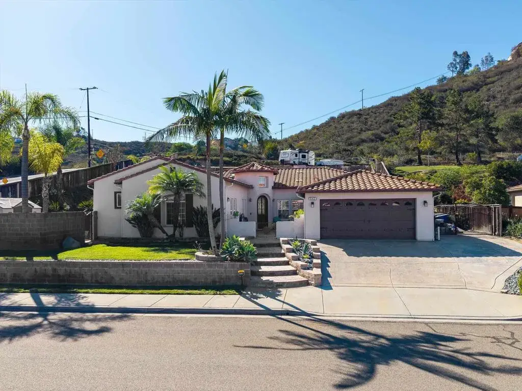 642 Via Del Campo, San Marcos, CA 92078 - #1