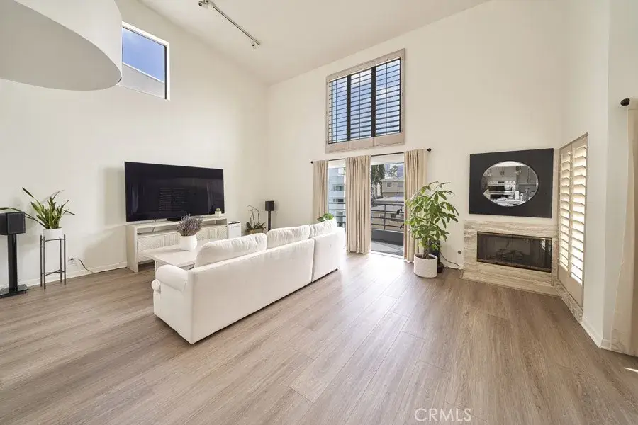1617 S Beverly Glen Boulevard #303, Los Angeles, CA 90024 - Image #2