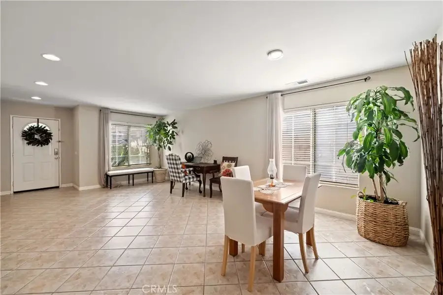 39 Hemingway Court, Rancho Santa Margarita, CA 92679 - Image #2