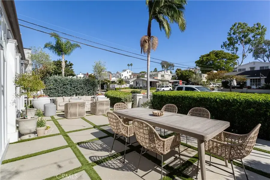 521 Poinsettia Avenue, Corona Del Mar, CA 92625 - Image #3