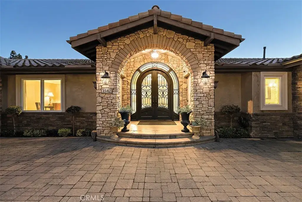 1542 La Loma, North Tustin, CA 92705 - #1