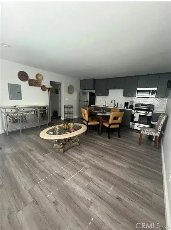 1303 W 109th, Los Angeles, CA 90044