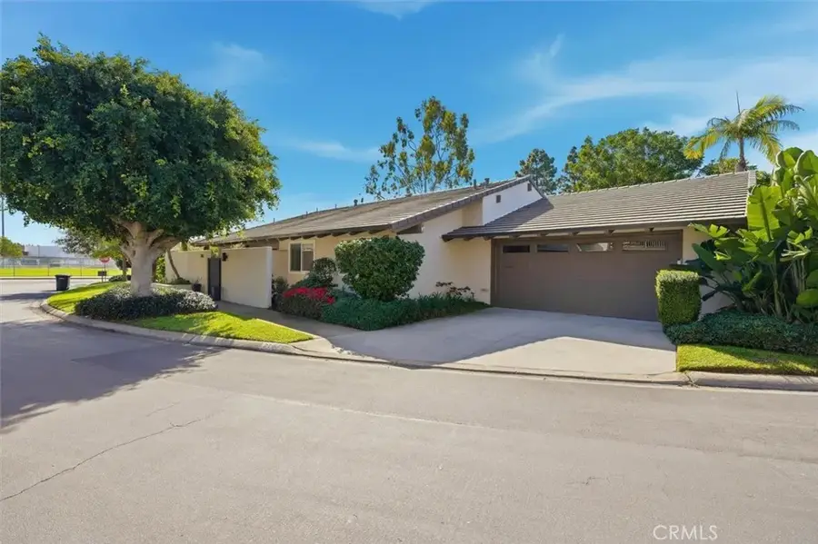 2107 Vista Laredo, Newport Beach, CA 92660 - Image #2