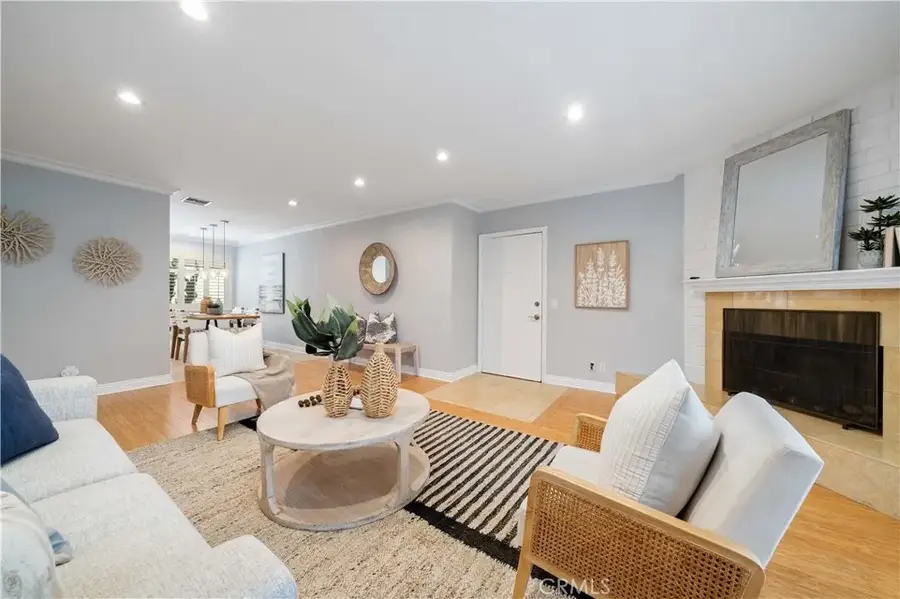 923 17th St #4, Santa Monica, CA 90403 - #3