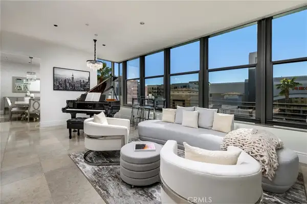 345 E Colorado Boulevard #404, Pasadena, CA 91101