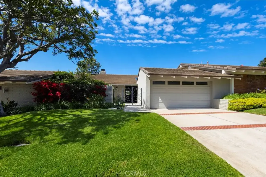 2102 Vista Entrada, Newport Beach, CA 92660 - #2