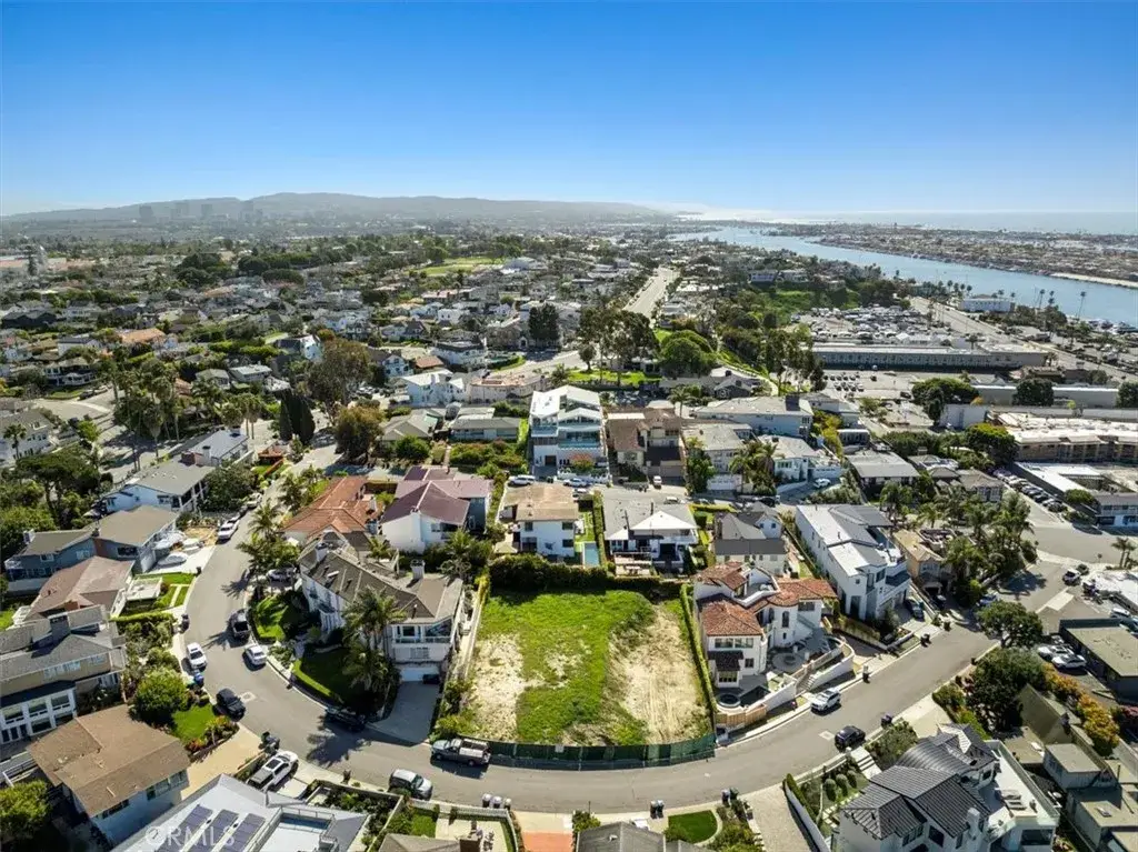 230 Ocean View Avenue, Newport Beach, CA 92663 - #1