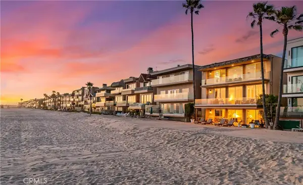 67 A Surfside Avenue, Surfside, CA 90743