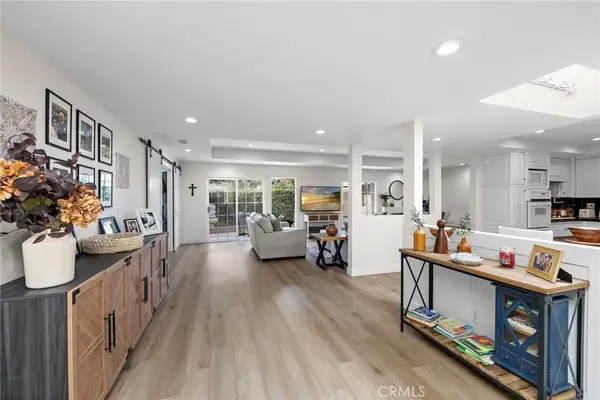 2435 Marseilles Way, Costa Mesa, CA 92627