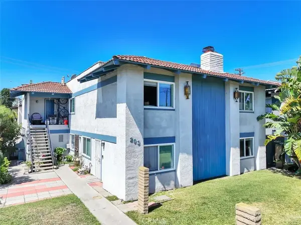 203 Ogle Street, Costa Mesa, CA 92627