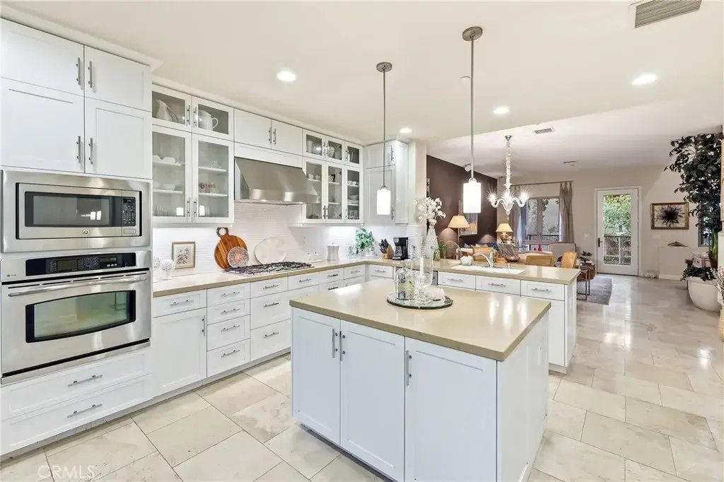 23 Vantis, Aliso Viejo, CA 92656 - #1