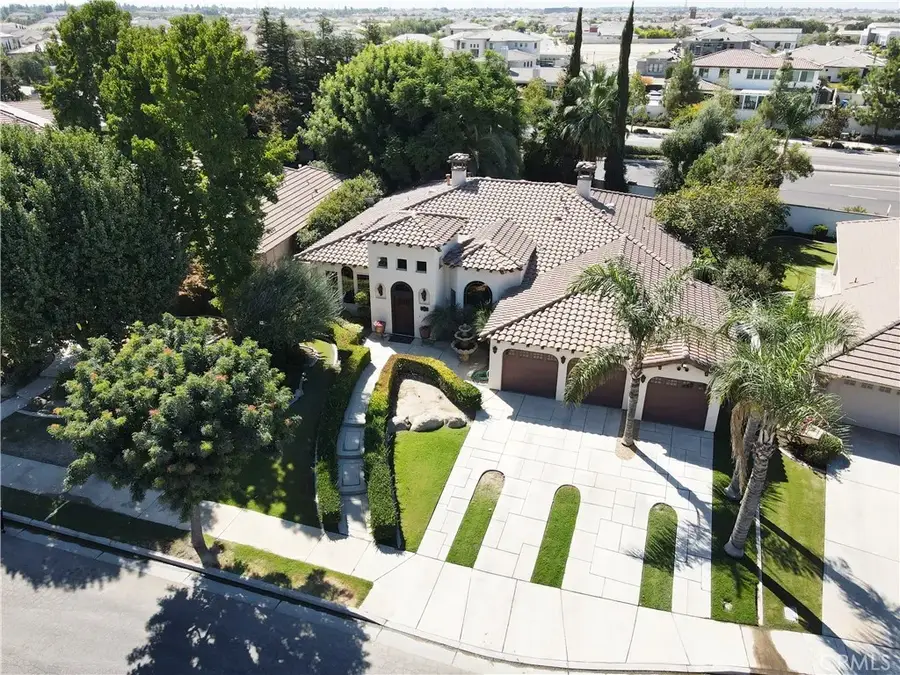 12011 Manorwood Street, Bakersfield, CA 93311 - Image #2