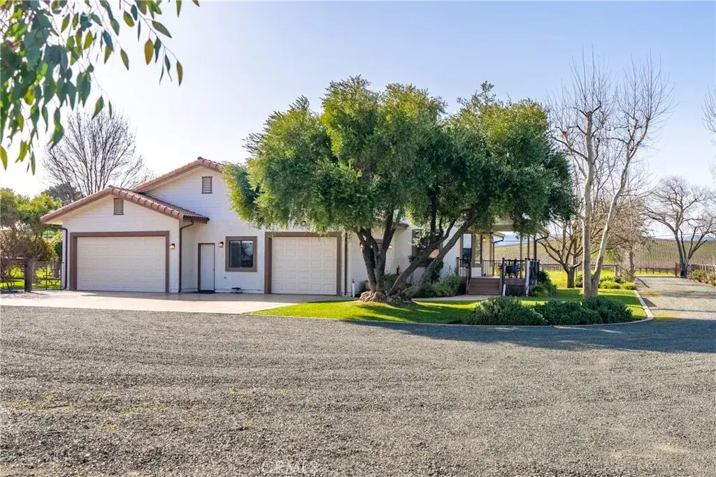 3870 Buena Vista Dr, Paso Robles, CA 93446 - Image #1