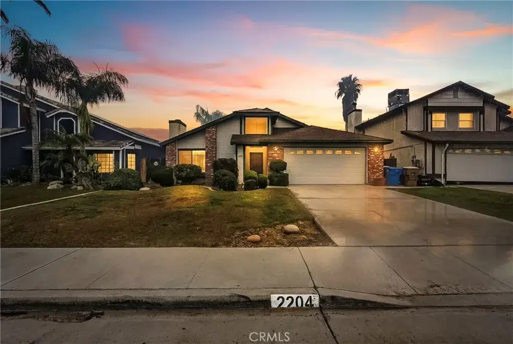 2204 Kelso Peak, Bakersfield, CA 93304 - #1