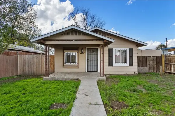 2521 P, Bakersfield, CA 93301