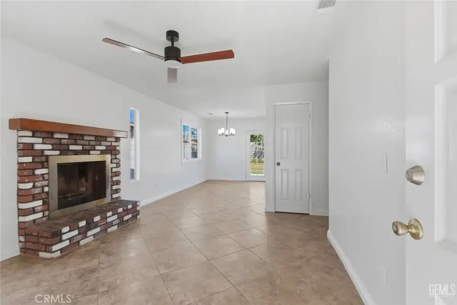 624 Tucker Street, Arvin, CA 93203 - #2