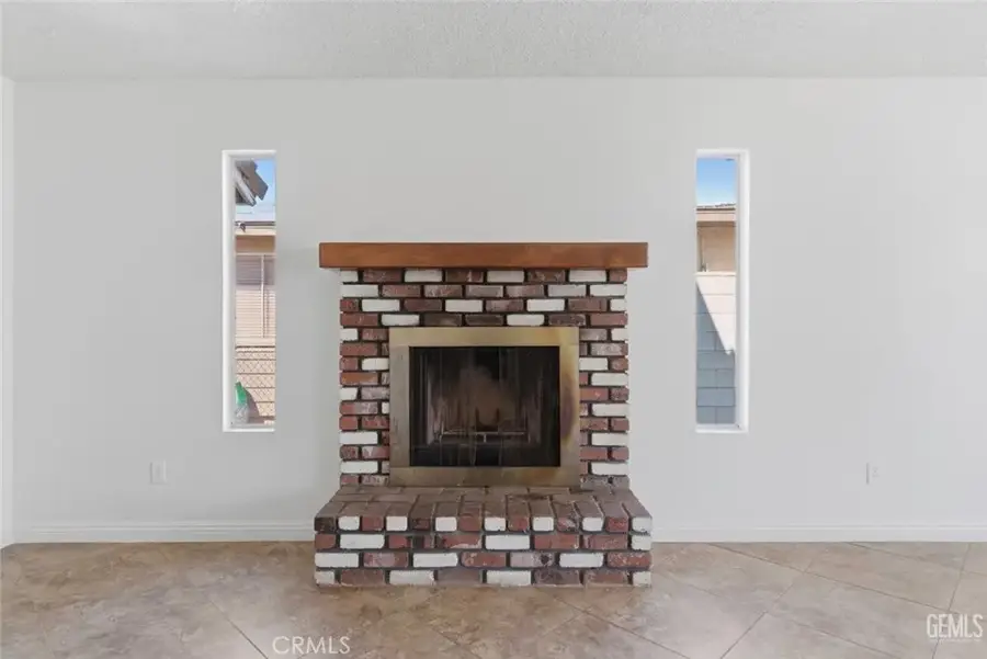 624 Tucker Street, Arvin, CA 93203 - #3