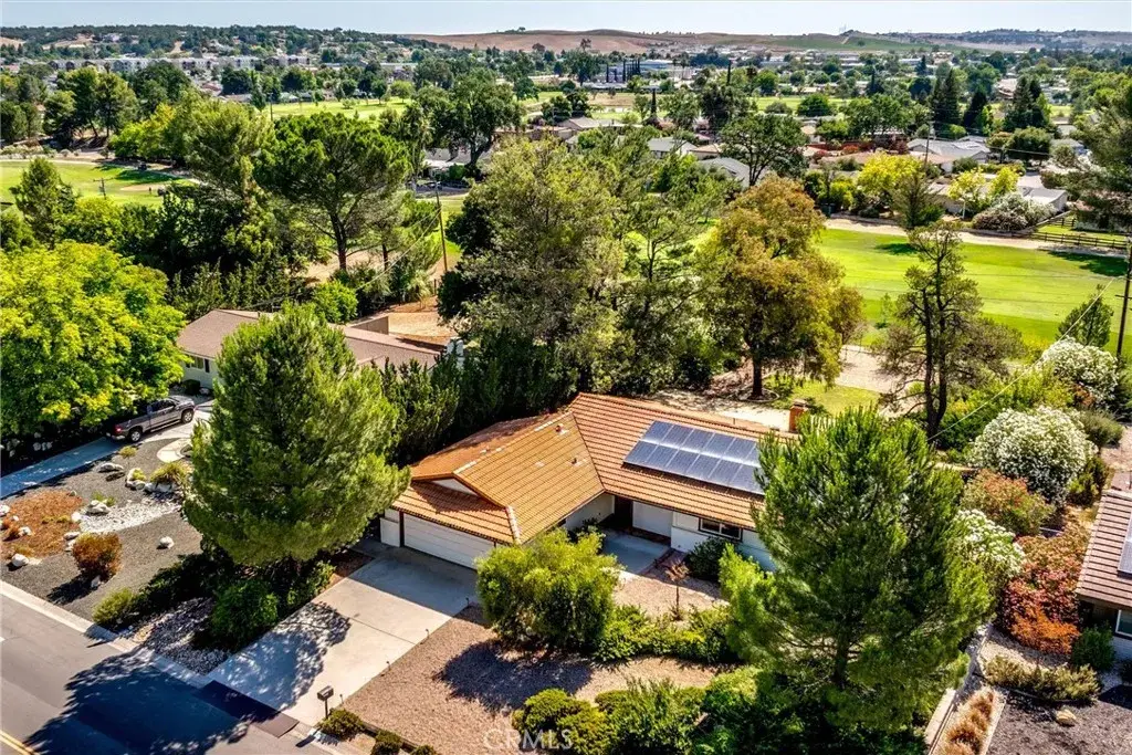 1523 Country Club Drive, Paso Robles, CA 93446 - #1