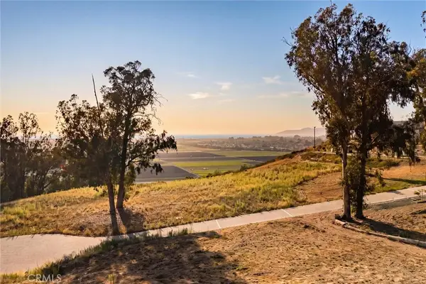 2 Castle Bluff, Arroyo Grande, CA 93420