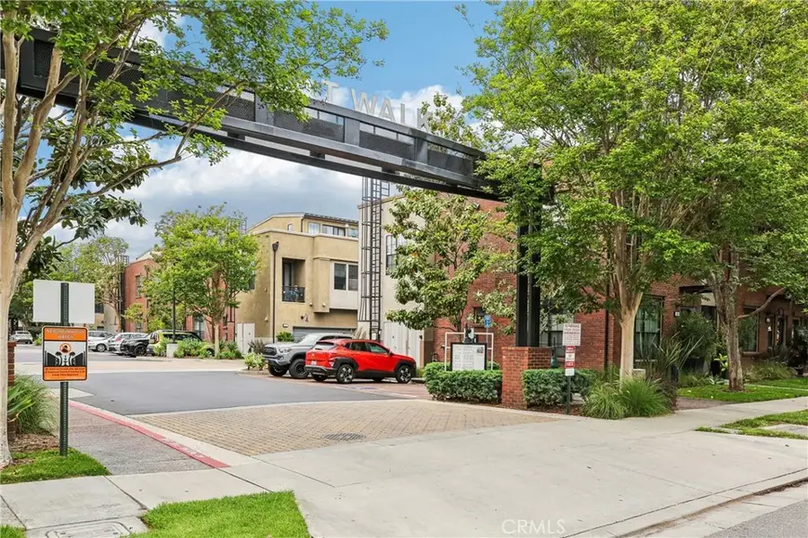 551 W Maple Avenue, Orange, CA 92868 - Image #3