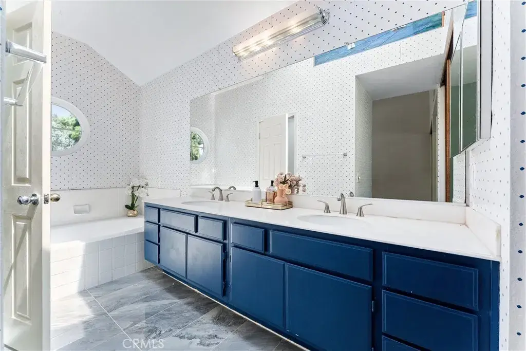 7402 Yellowtail Drive #204, Huntington Beach, CA 92648 - Image #1