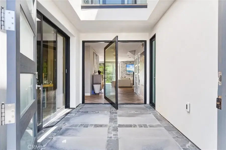 552 Seaward Rd, Corona Del Mar, CA 92625 - Image #3