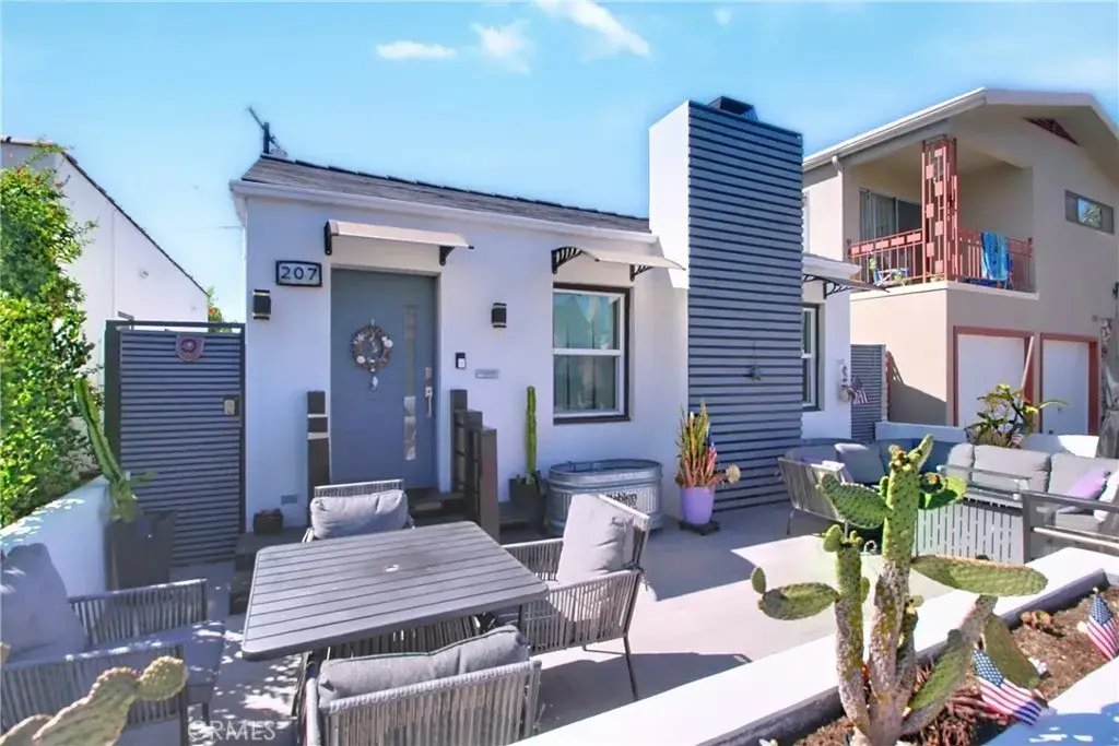 207 Santa Ana Avenue, Long Beach, CA 90803 - Image #1