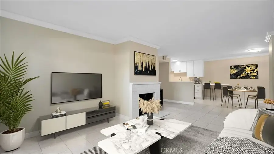 17522 Vandenberg Lane #3, Tustin, CA 92780 - Image #2