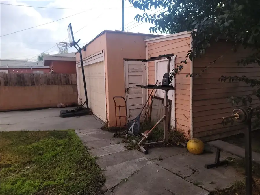 34 E 53rd Street, Long Beach, CA 90805 - Image #3