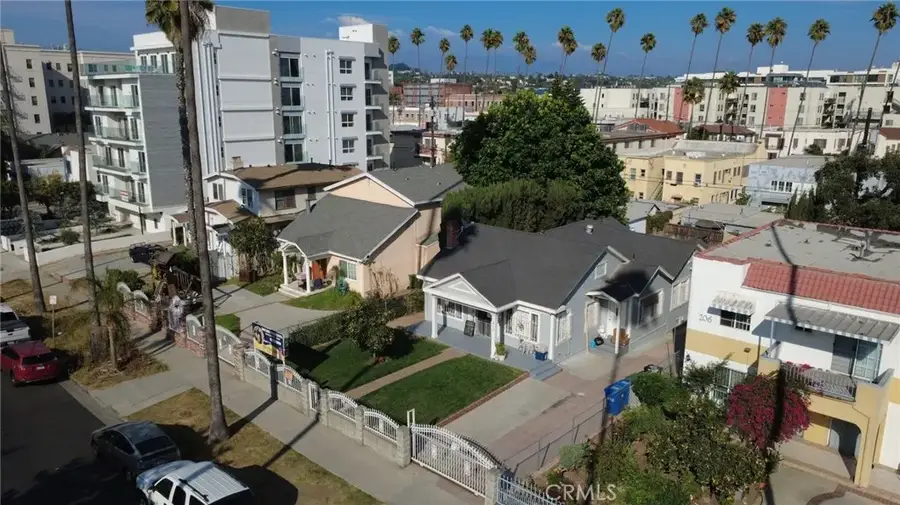 210 N Berendo, Los Angeles, CA 90004 - Image #3