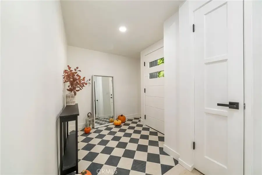 2740 San Francisco, Long Beach, CA 90806 - Image #2