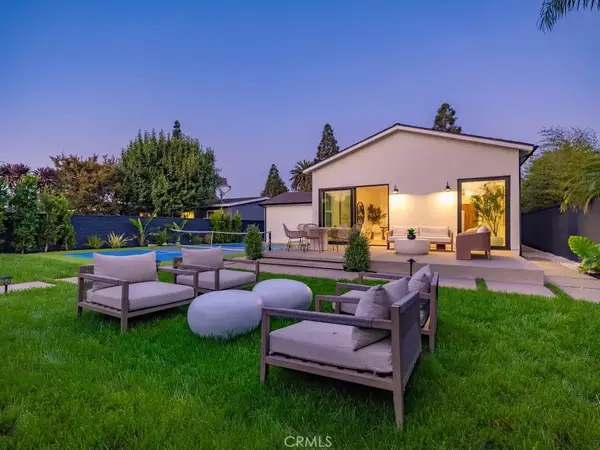 2187 Meyer Place, Costa Mesa, CA 92627