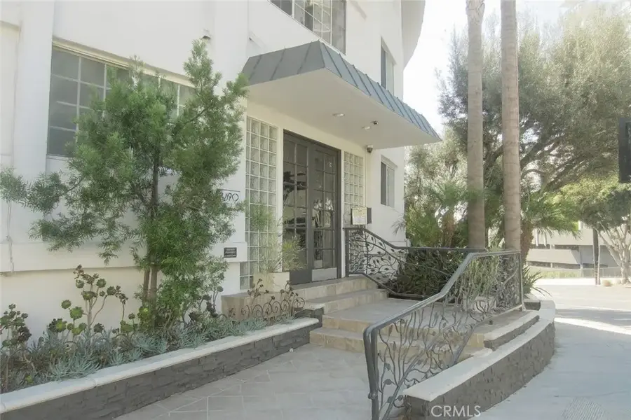 8490 Fountain #306, West Hollywood, CA 90069 - Image #2