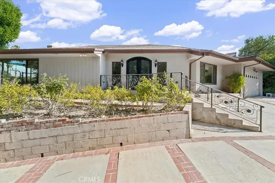 4121 Regal Oak Drive, Encino, CA 91436 - Image #3