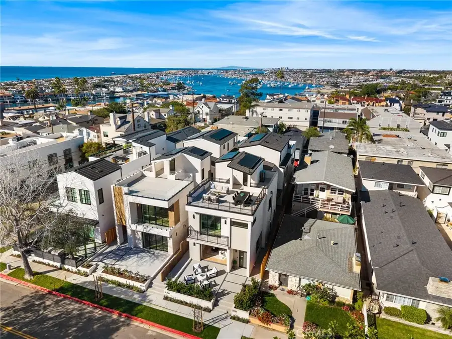 305 Fernleaf, Corona Del Mar, CA 92625 - Image #3