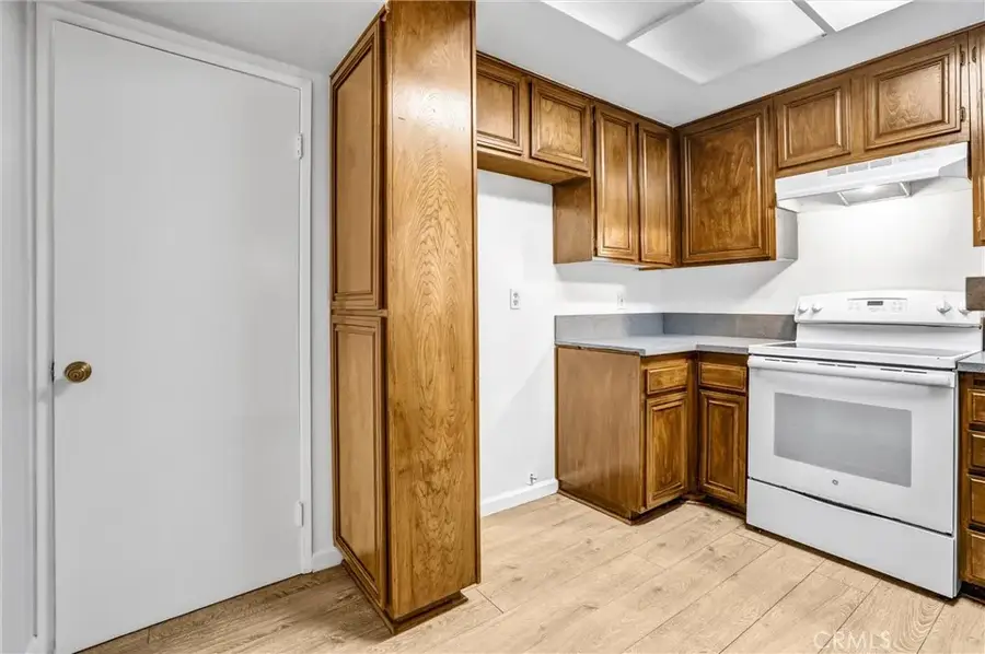 22100 Burbank #130C, Woodland Hills, CA 91367 - Image #2