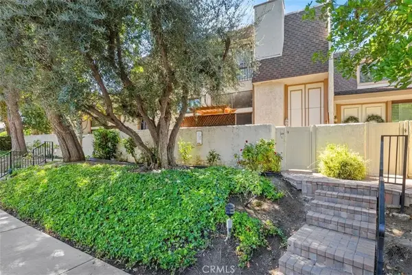 6225 Shoup Avenue #109, Woodland Hills, CA 91367