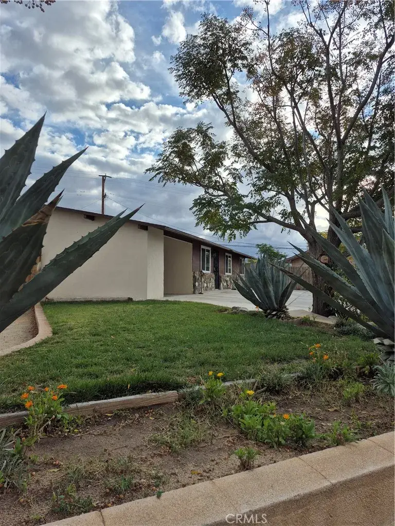 16611 Yucca Avenue, Victorville, CA 92395 - Image #2