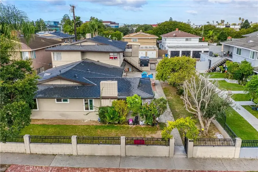 17091 Oak, Huntington Beach, CA 92647 - Image #3