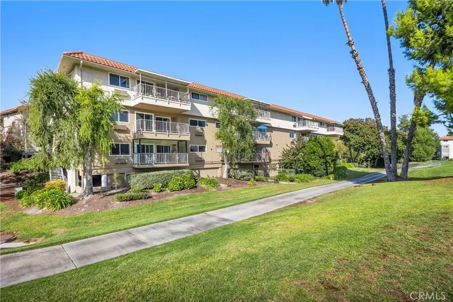 2390 Via Mariposa W #2C, Laguna Woods, CA 92637 - Image #2