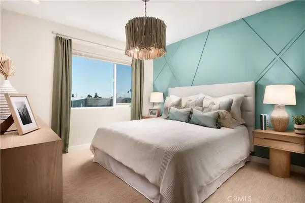 320 E Whittier Boulevard, La Habra, CA 90631