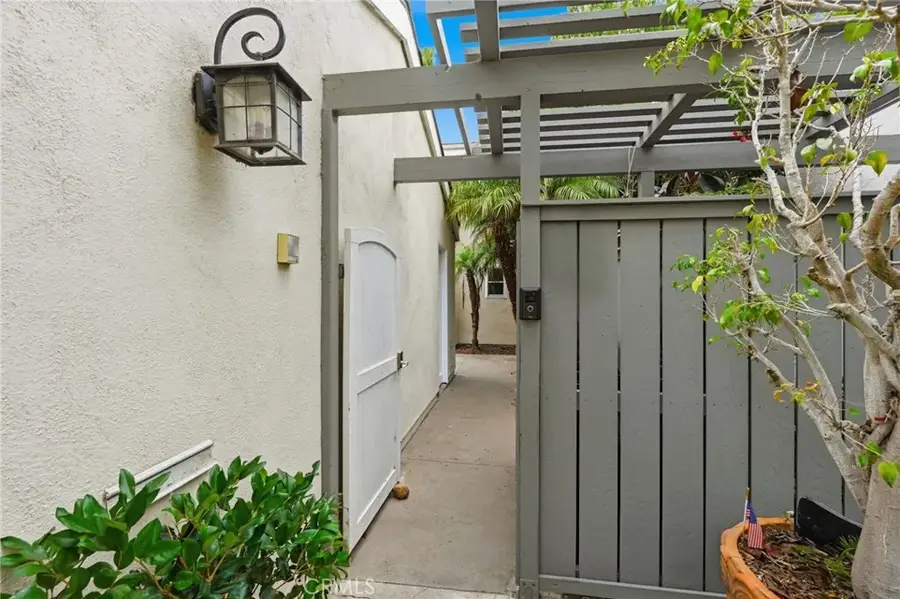 19701 Seacliff Lane, Huntington Beach, CA 92648 - Image #3