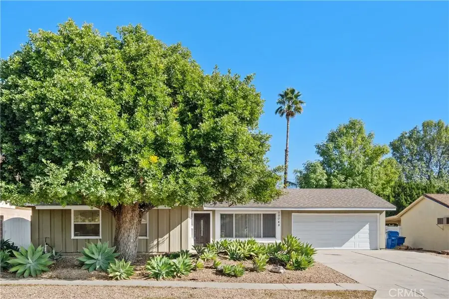 10048 Delco, Chatsworth, CA 91311 - Image #2
