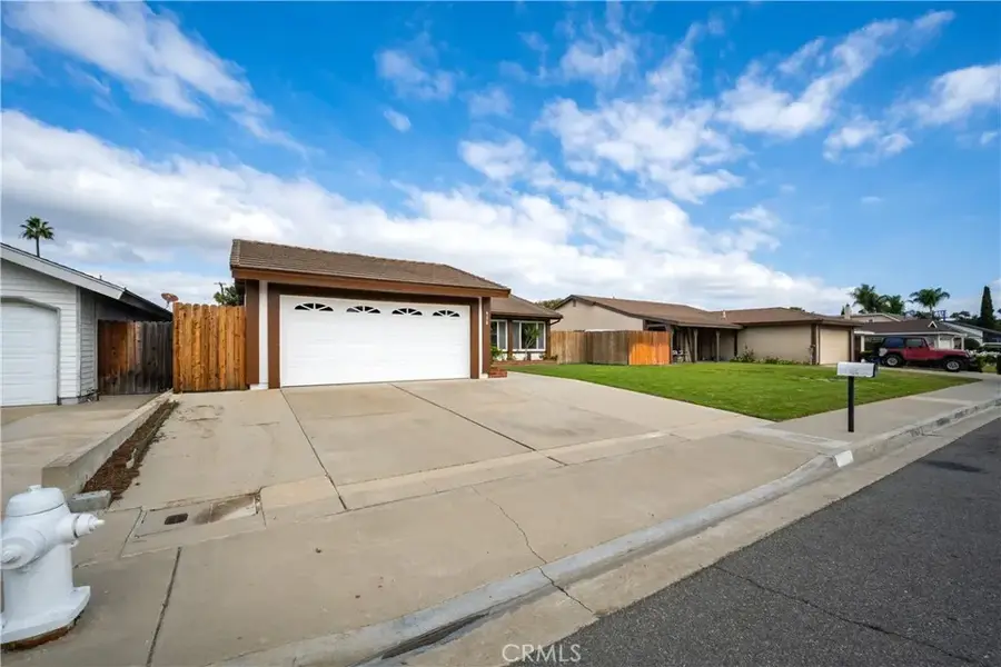 930 Helena Circle, Costa Mesa, CA 92626 - Image #2