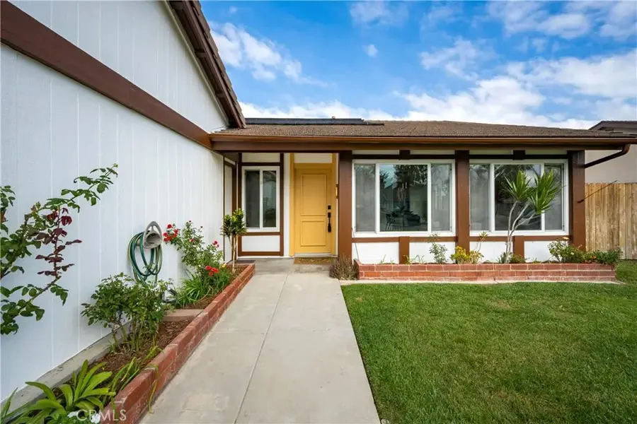 930 Helena Circle, Costa Mesa, CA 92626 - Image #3