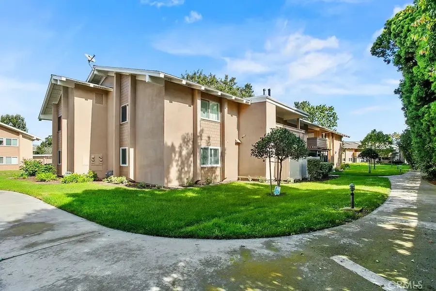 8877 Lauderdale Court #212B, Huntington Beach, CA 92646 - Image #2