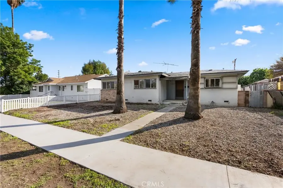 18928 Victory Boulevard, Tarzana, CA 91335 - #2