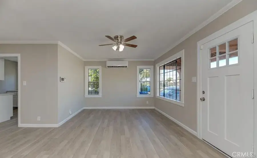 542 W 105th Street, Los Angeles, CA 90044 - Image #3